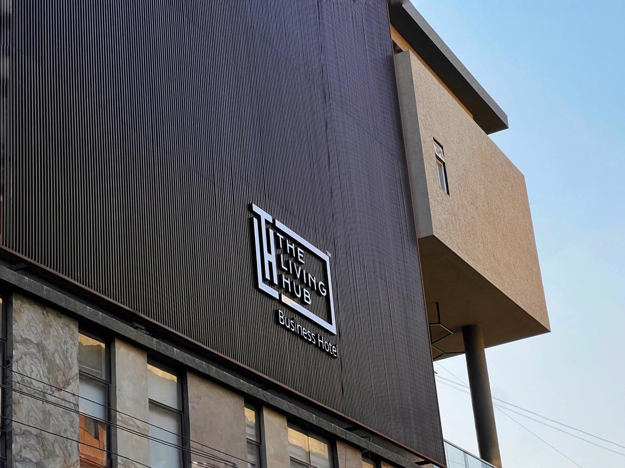 The Living Hub Business Hotel, Kolhápur Kültér fotó