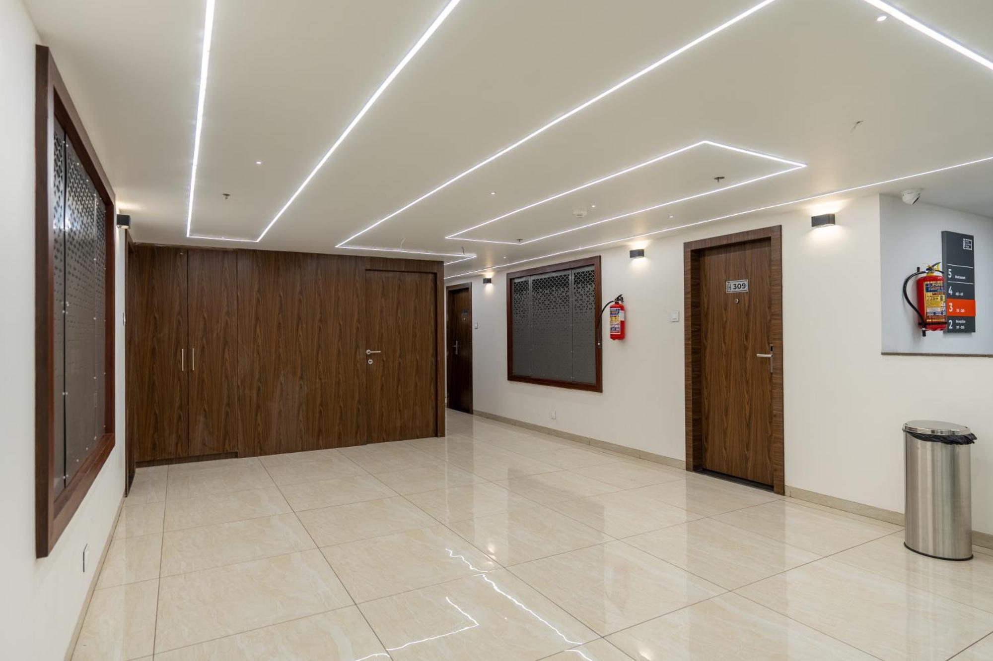 The Living Hub Business Hotel, Kolhápur Kültér fotó