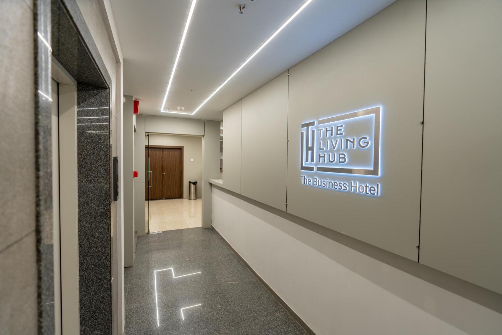 The Living Hub Business Hotel, Kolhápur Kültér fotó